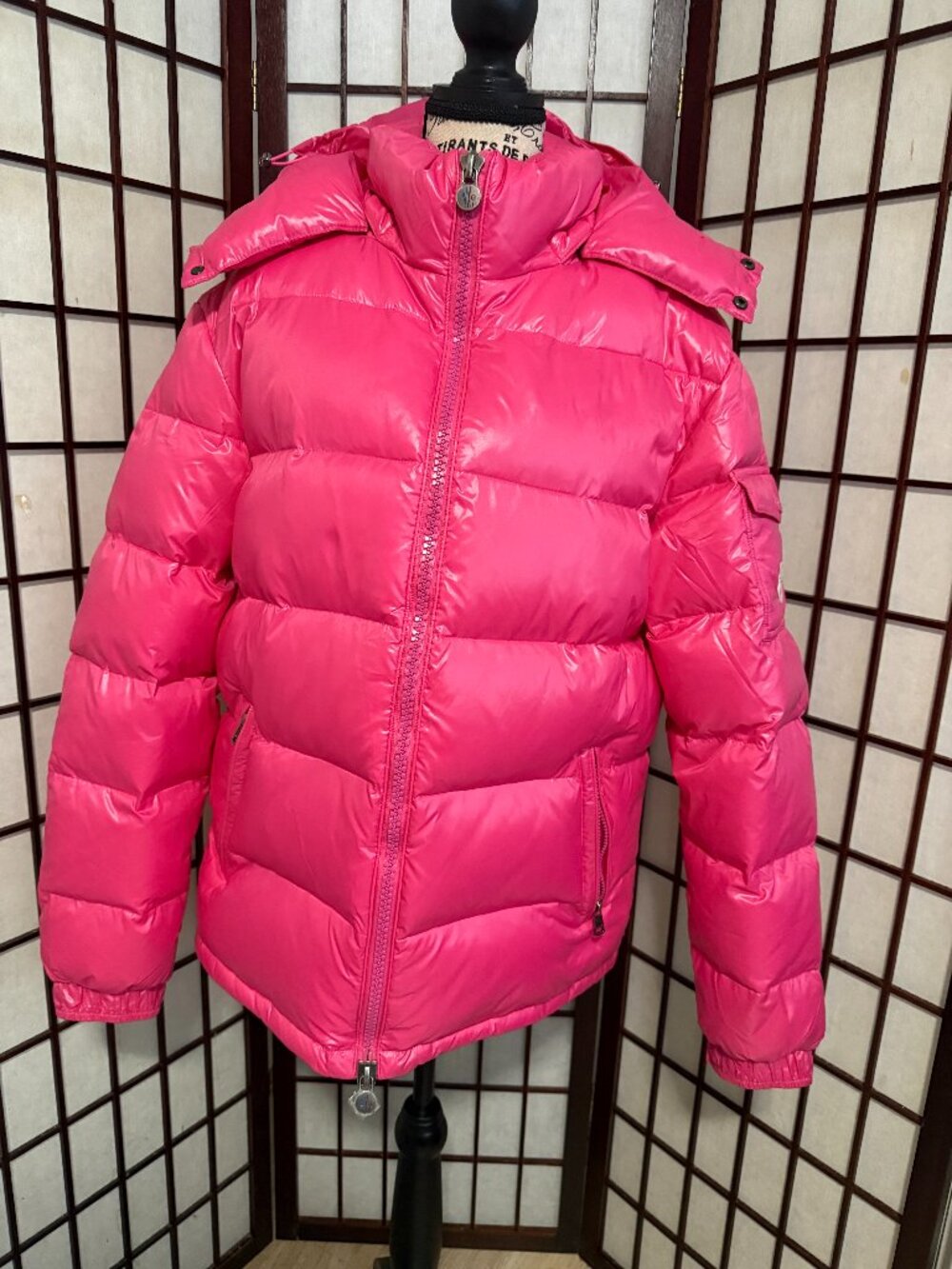 Moncler Maya pink shiny nylon puffer jacket coat size 4 (XL) preowned